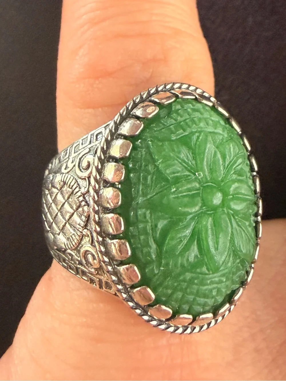 VTG Green Jade Floral Carved Stone Statement Ring Sz 5
